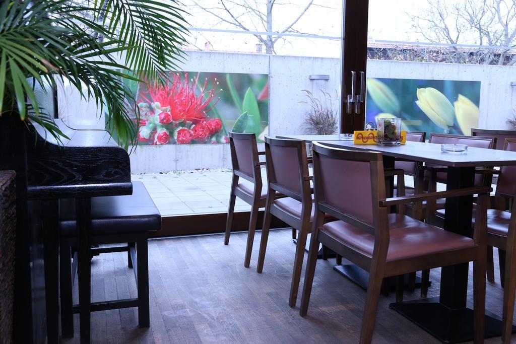 Hotel & Konditorei May Lajtaújfalu Kültér fotó