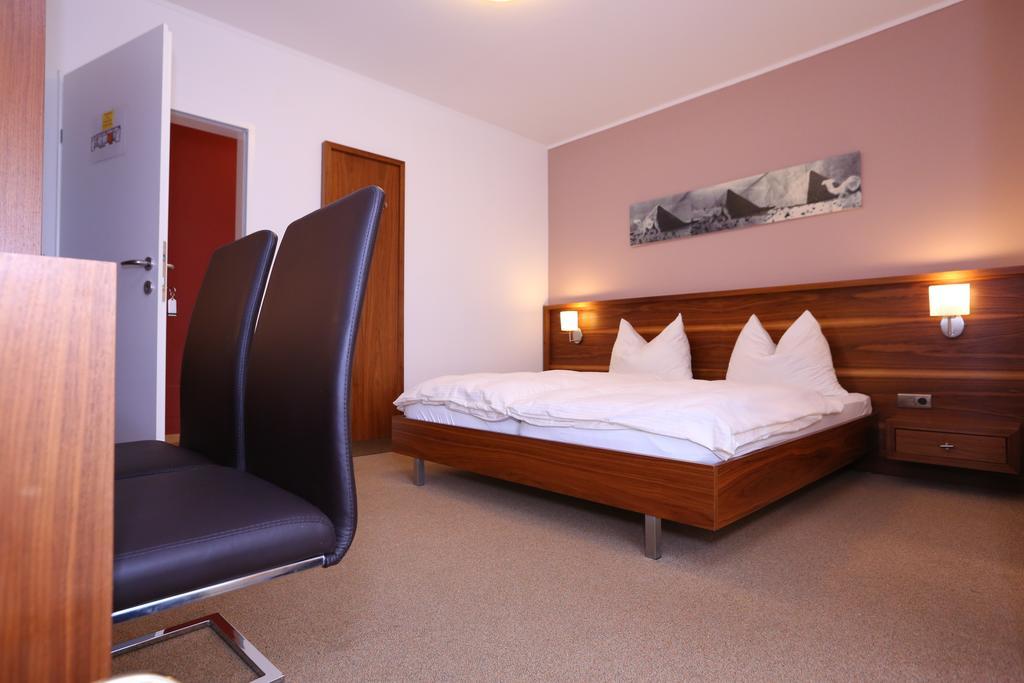 Hotel & Konditorei May Lajtaújfalu Szoba fotó